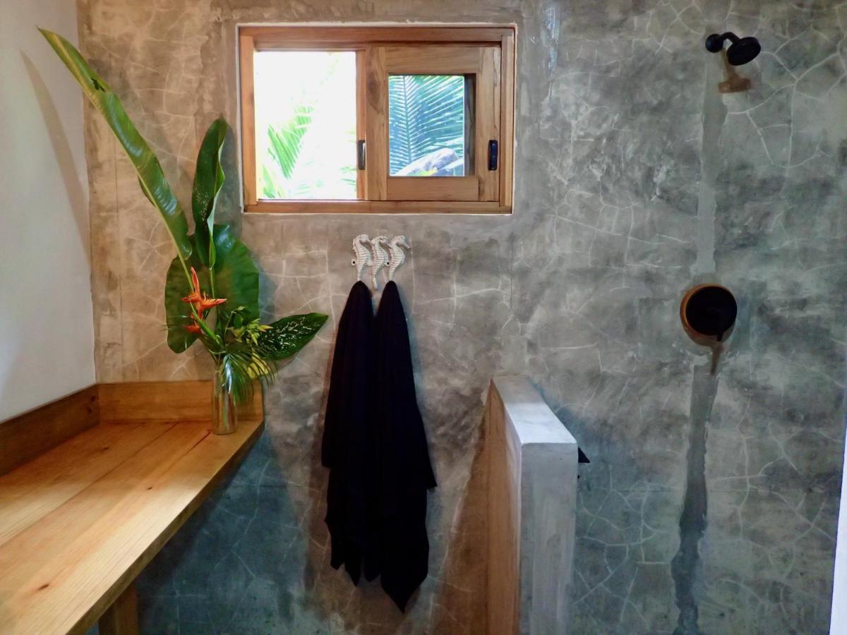 Casa Salvaje Vacation Rentals 博卡斯德尔托罗 外观 照片